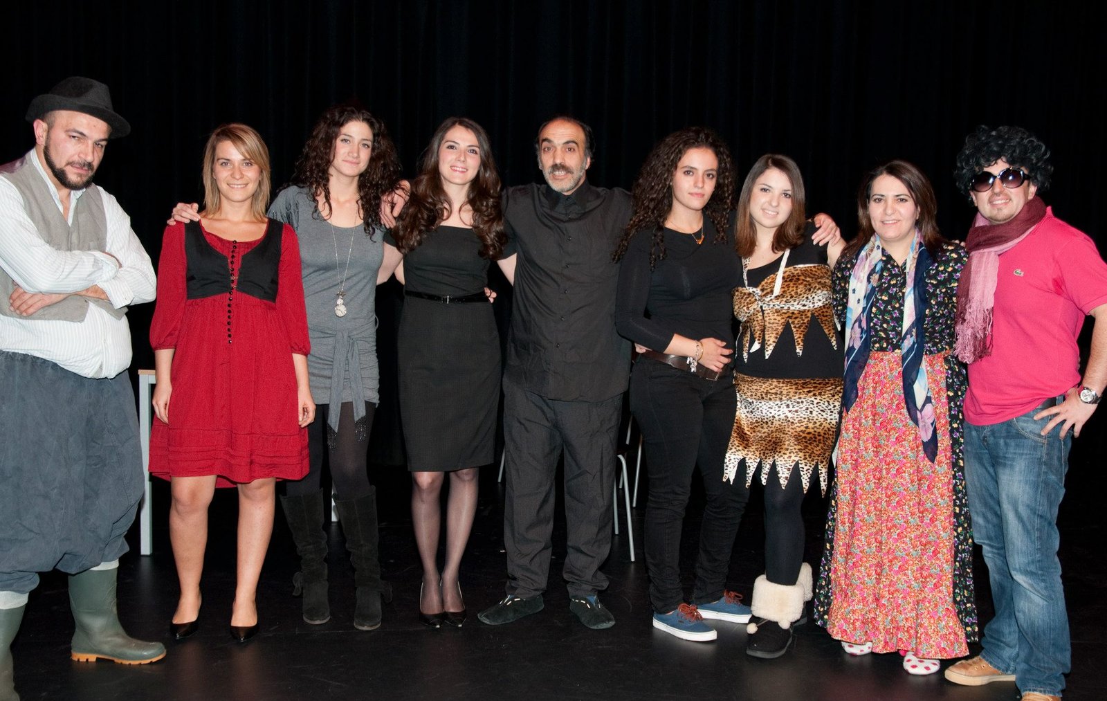 Alaylı Tiyatro Kulis - 8