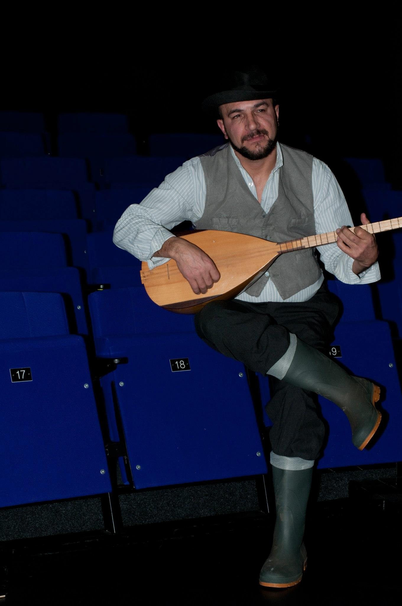 Alaylı Tiyatro Kulis - 14